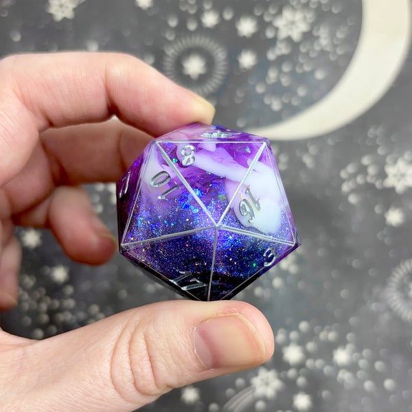 "Juno's View" - 35mm Show-Off Logo d20