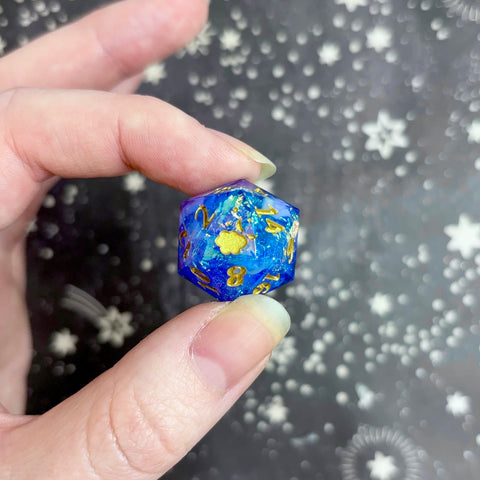 "Introspection" gold - Standard "nat nothing" logo d20