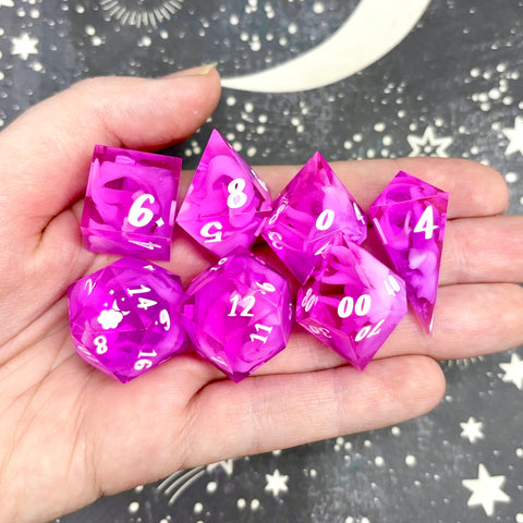 "Hey Barbie" - 7 Piece Show Off Set - Logo d20