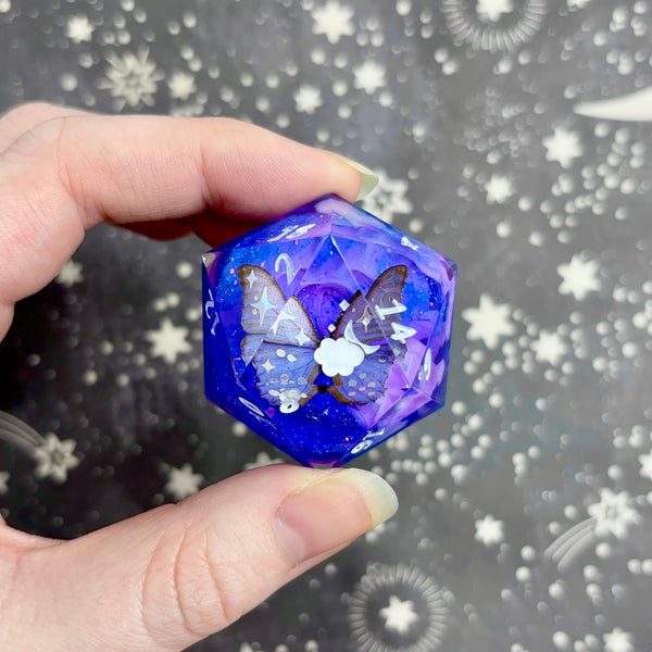 "Change Bringer" - 35mm Show-Off Logo d20