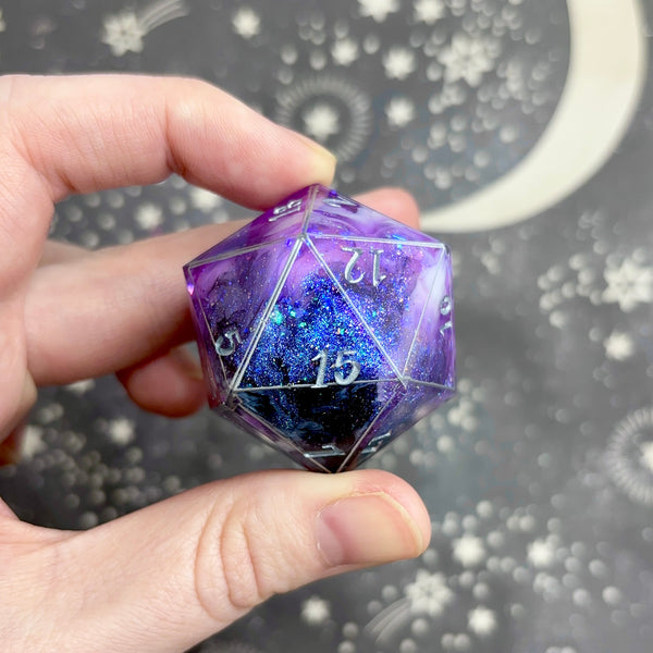 "Juno's View" - 35mm Show-Off Logo d20