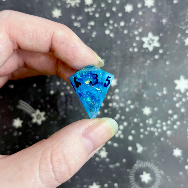 "Frostbitten Aurora" - Show Off Gem d6