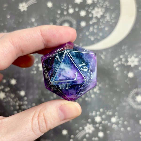 "Juno's View" - 35mm Show-Off Logo d20