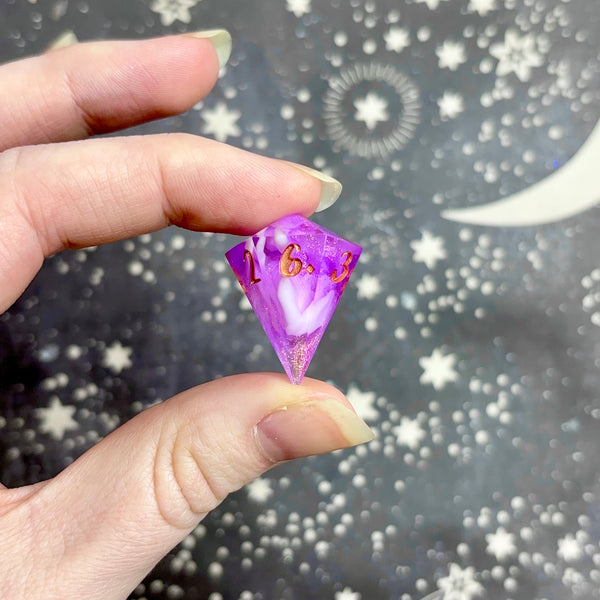 "Wisteria Wonderland" - Show Off Gem d6