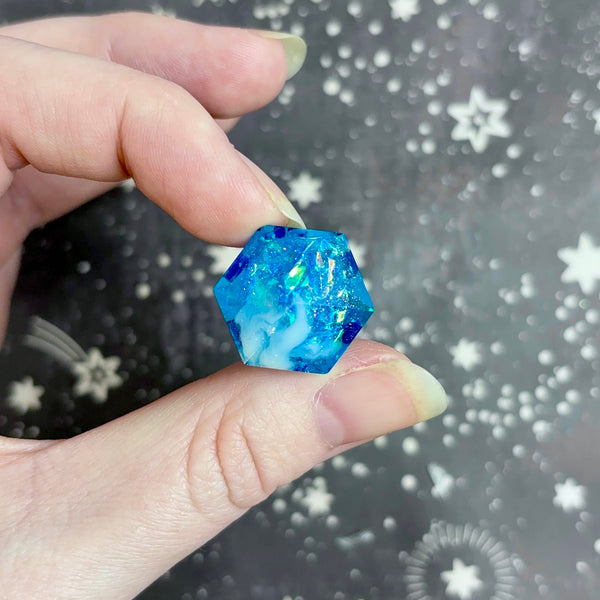 "Frostbitten Aurora" - Show Off Gem d6
