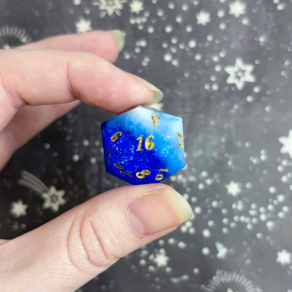 "Arctic Sky" gold - Show Off Numeric d20