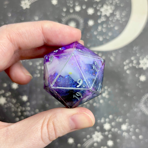 "Juno's View" - 35mm Show-Off Logo d20