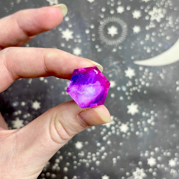 "Into the Iris" - Show Off Gem d6