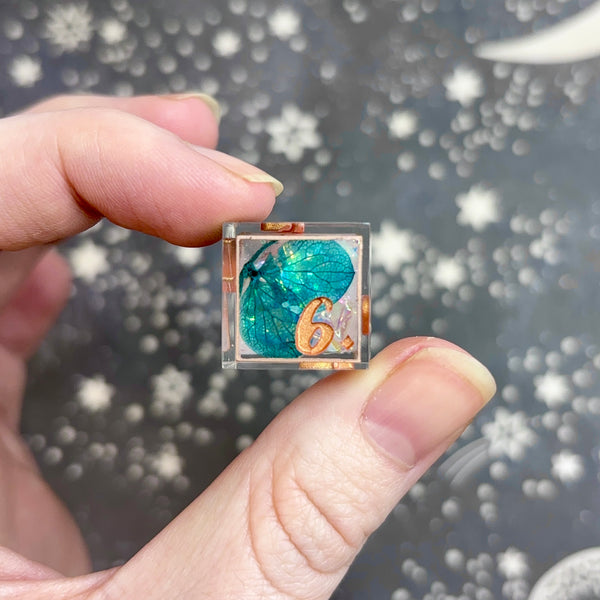"Fey Bloom" - 7 Piece Show Off Set - Logo d20
